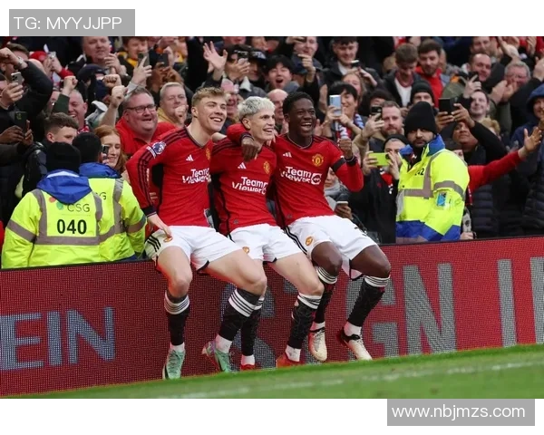 温暖球场之外的英雄心 这些足球球星为爱传递温情与希望