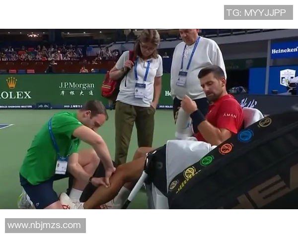 足球明星赛场呕吐事件引热议：身体状况成焦点引发球迷关注